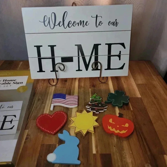 Welcome To Our Home Holiday Home Interchangeable Sign - Picture 3 of 3